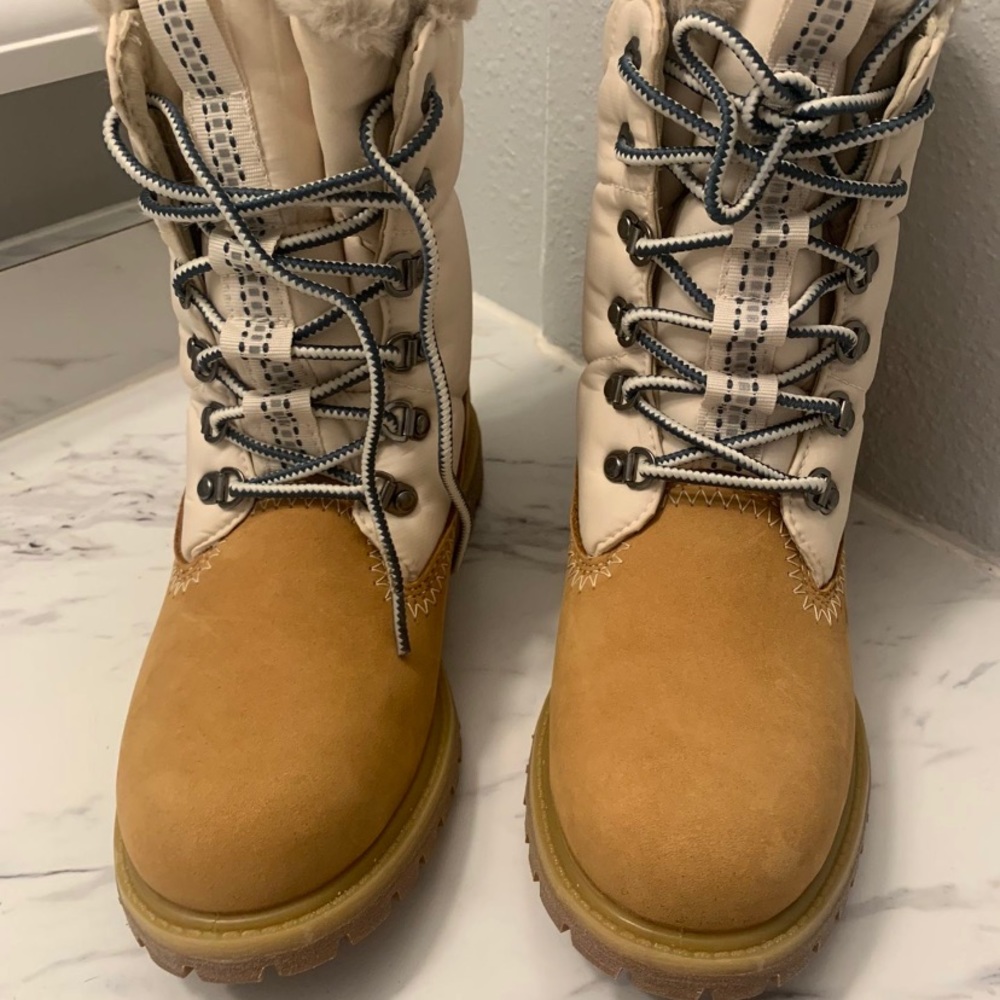 New!! Size 7 Timberland Boots